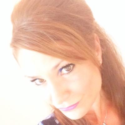 beatteas's profile picture. makeup artist & qualified hairdresser