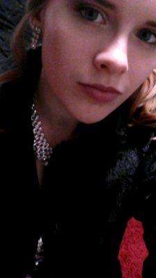 yodlr123's profile picture. Chloe; I love music, outdoors, and art.