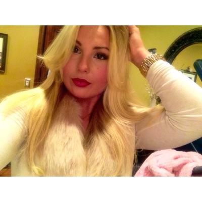 RebeccaSouzaxo's profile picture. The American sweetheart