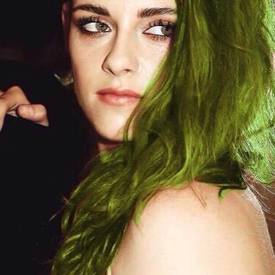 ❝ʟᴏʀᴅ, ғᴏʀɢɪᴠᴇ ᴍᴇ ғᴏʀ ᴛʜᴇ ᴛʜɪɴɢs ɪᴠᴇ ᴅᴏɴᴇ. ɪ ᴡᴀs ɴᴇᴠᴇʀ ᴍᴇᴀɴᴛ ᴛᴏ ʜᴜʀᴛ ɴᴏ ᴏɴᴇ.❞ [Daughter of Erik Lehnsherr] Villain!Polaris [INACTIVE]