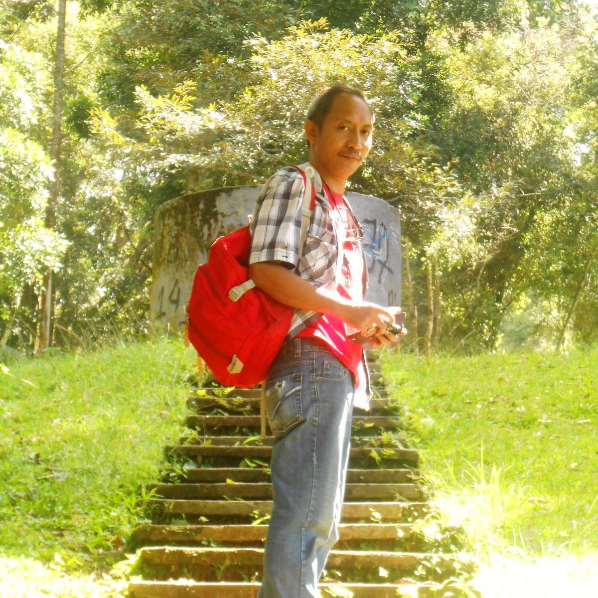 Journalist, social worker and lecturer