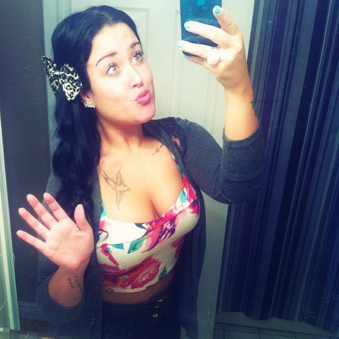 machine_gunnn's profile picture. i'm as cool as the other side of the pillow.