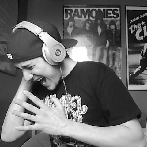 Music Junkie 🤘 Music is my 3scap3 ~ Collector Connoisseur ~ Non-Workaholic ~ Sleeper 😴
IG: thedudesky