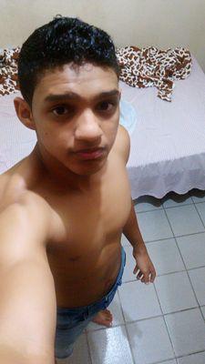 É tão natural destruir o que não se pode possuir, negar o que não se compreende, insultar o que se inveja...  Good Vive...!