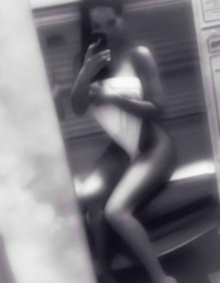 Jetaime818's profile picture. I take life as it comes , and I look on the brighter side of things.  I just like to enjoy what life has to offer and live it to the fullest while I can .