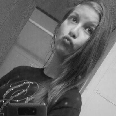 love to go hunting
love my sis Lindsey Gafford
13 years old 
*single*
#loving life#