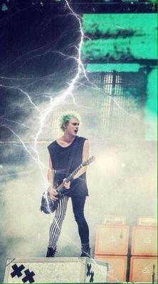 since I gave you this free follow will you please follow @rxinbowmgc? ask for a follow back!