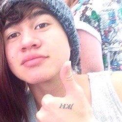 Calum Hood isn't legal. dm access:4/4 5sos louis,liam,niall/5 oned+band acc.