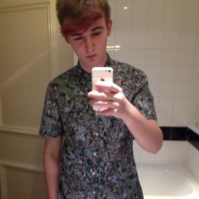 mightymountfufu's profile picture. the only thing that scares me more than vagina is aging