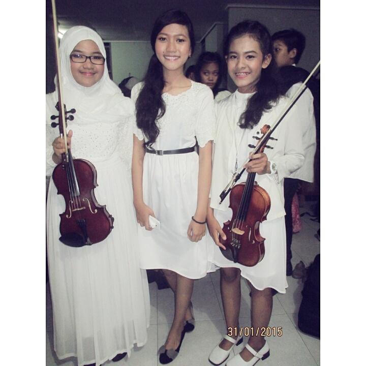 Singing | SMM'13 | Violin | Keroncong | ig : nisa_fitriaa | ID line : nisafitriaa