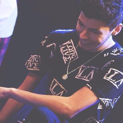 RETWEET THE LINK BELLOW AND FOLLOW @mrsreecebibbeh