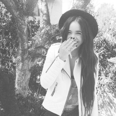 Acacia Clark||17||etero||and maybe we found love right where we are... Ash is mine ^~^