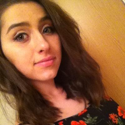 dani_nicole18's profile picture. Aspiring journalist and English Language student✌️