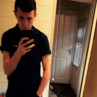 14, ↪boxer↩.⏩boxing is life⏪. ▶follow4follow◀.▶Chelsea Fc till I die◀Snapchat:Wh1teboy2000
