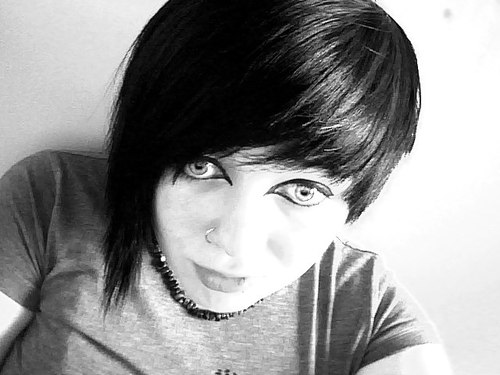 Tweetaddict6910's profile picture. 