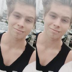 free follow.. follow @slowdownmuke_ forever follow back..xx    #RT or unfollow https://t.co/q2omypkqym