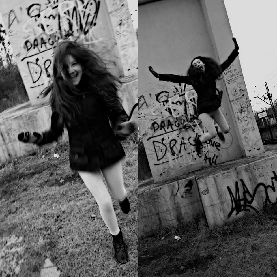 Jestem sobie Wiktoria . ♥♥♥♥♥BELIEBER♥♥♥♥♥  Nie przejmuje się ludźmi ,któży próbują zrujnować moje szczęście. Poprostu robie to co lubię ♥♥