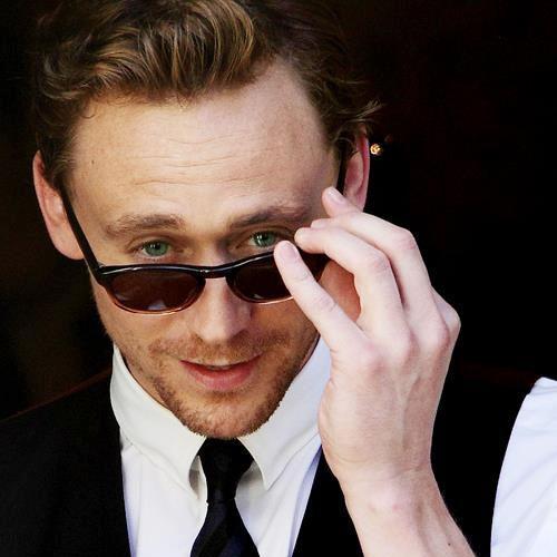 THIS IS A FREE FOLLOW! PLEASE FOLLOW @lwindsorarmy and they will follow you too! Thanks!