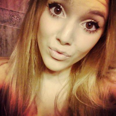 Se tú mismo, demostrando tu actitud, no cambies por nadie y ama con lentitud..\\esther Fernández como estilo de vida.