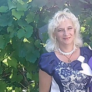 Многодетная мама 9 детей люблю их очень, люблю Россию , поддерживаю Путина, переживаю за Донбас