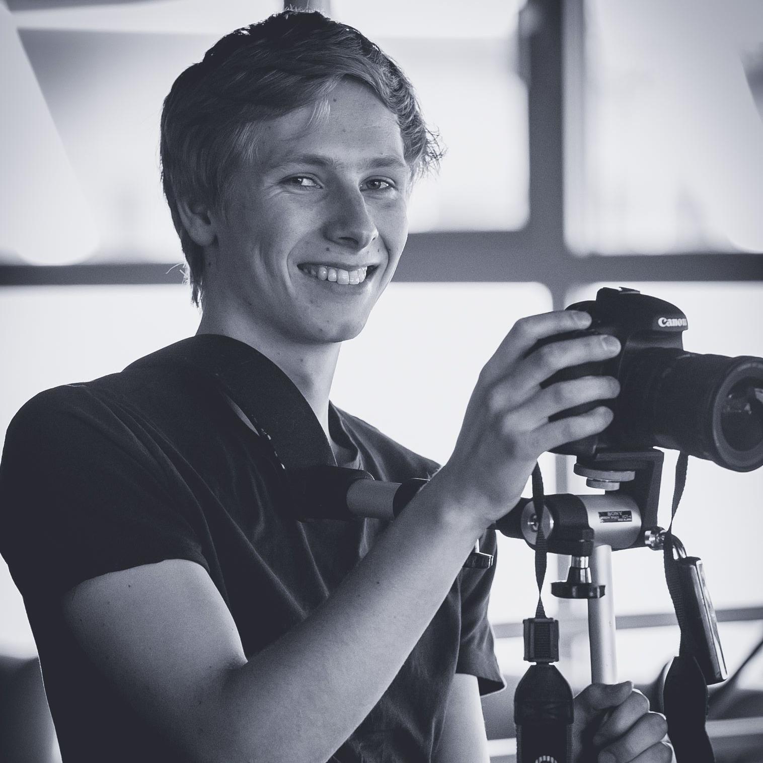 JortArie's profile picture. LF2018 || Ex-hoofdredacteur en videocoördinator 3VOOR12/Friesland || Stenden - Media and Entertainment Management Int. || Muziek, muziek en meer muziek