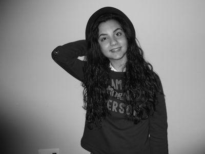 16 primaveras. Los comienzos nunca son fáciles《Fiel amante del chocolate y la fotografía》 |Paso Negro|~ Madrilista.{Gimnasia Rítmica} →MAGCON←
