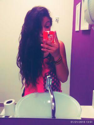 Julia_zavata's profile picture. 