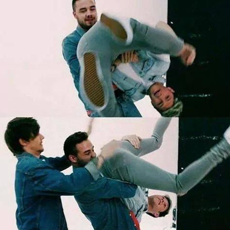 Hi! I'm Alessia and i'm italian... Follow me and i follow you! One direction | 5SoS my idols❤️ I'm a directioner , 5SoS farm and Jackers *-* Bye bye !
