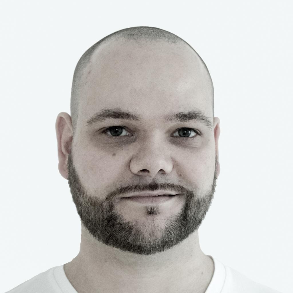 Marco Schreiber | SEO Consultant aus Stuttgart twittert über #SEO, #OnlineMarketing, #Fotografie und sein Leben.