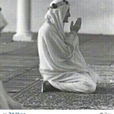 اقسم بالله العظيم ان اكون مخلصاً لدوله الامارات العربية و رئيسها مطيعاً لجميع الاوامر التي تصدر لي من رؤوسائي معادياً من يعاديها .....