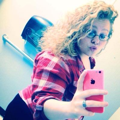 Kylee. 20 #teamiphone5c. #Classof2014. #graduted , #onceabigredalwaysabigred #parkersburghighschool follow me and i'll follow back.(: