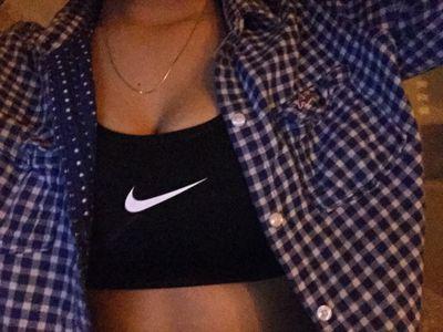 7teenish's profile picture. just fucking broken