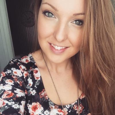 Graphic designer, sushi addict, dog lover and a beer enthusiast. Instagram: mahoggaan