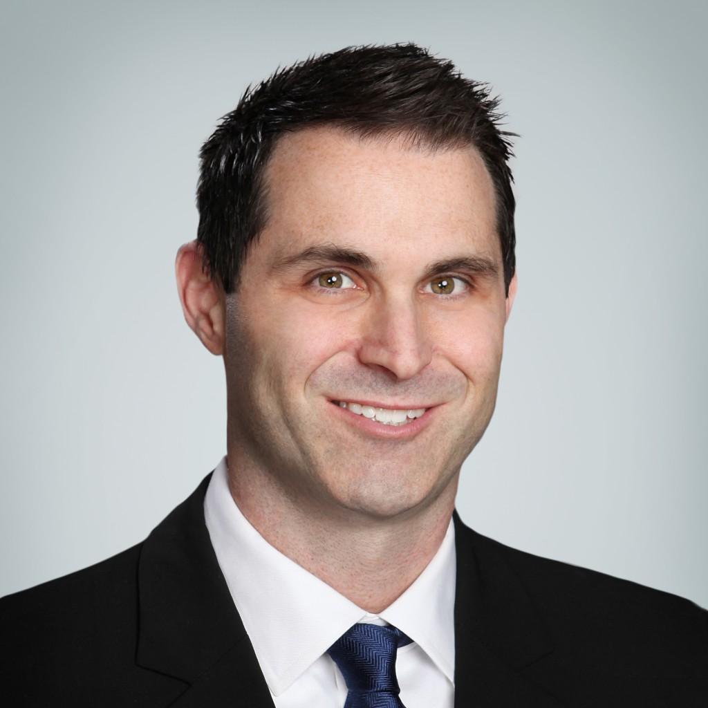 Dr. Vidor is an Oculoplastic and Cosmetic Eyelid Surgeon with offices in Newport Beach, Orange County, and the Inland Empire