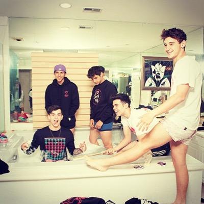 pls follow @jadevilaysing
