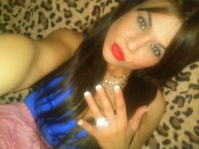 RG4L♥ Mi nicky , mi Broky, mi Coscu. 
El reggaeton mi vicio sano♬DURA POR NATURALEZA (Humildad valor y fé†) La vida te da cosas y el destino te las quita