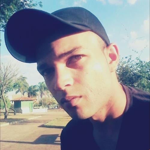 ola gente sou muito legaul e adoro fazer amizades