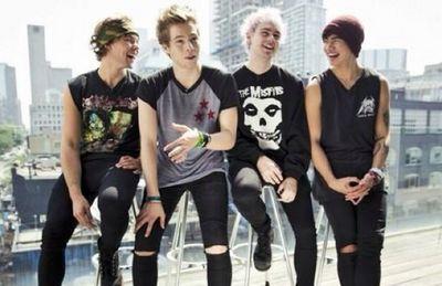 Just a girl in love with bands.I have 5/4 5sos access