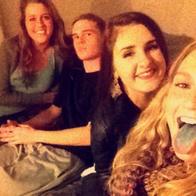 Yes, Alyssa McCormick is my sister. @hails1922 is my other twitter |ALPNKN|