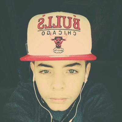moi c paul 12 ans 5 eme pense a follow j aimerais 1k !