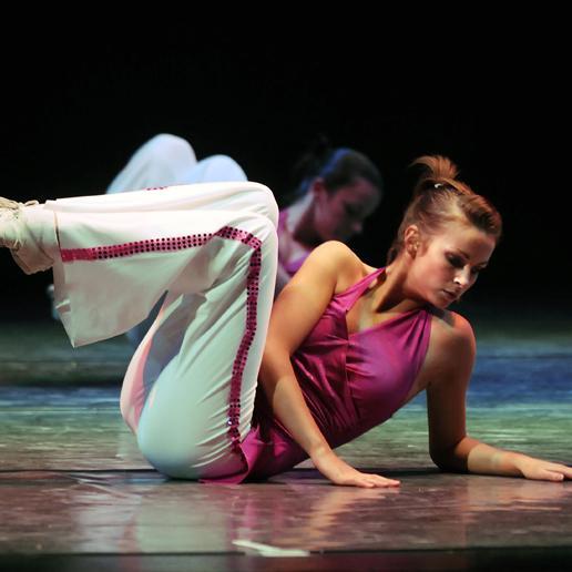 Monument Dance Centre in Stirling teaching everyone to dance, act & sing. RAD registered, SQA approved, ISTD & CDET approved..