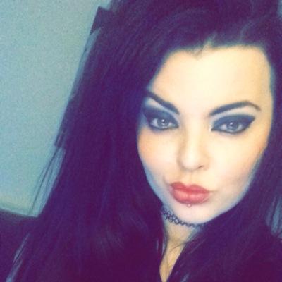 Fashion designer, pattern cutter, seamstress.
Instagram- lexxiroxx
Etsy- LexxiRoxx
https://t.co/89JQQjsXZK