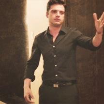 NotSoRedAnymore's profile picture. I've lost everything. I survived a dreadful accident. [Dark!Mark] ❝I'll see you in the future when were older, @ShroudedNotion.❞ {@ThatDemonMark AU}