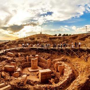 Şuro Şanlıurfa Bölgesel Turist Rehberleri Odası eski Başkanı, Tureb Denetim Kur.Bşk. ve Mali Müşavir