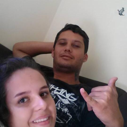 Alegre,meiga Companheira e que ama viver a vida do jeito que ela é, e sempre core atras dos seus objetivos...