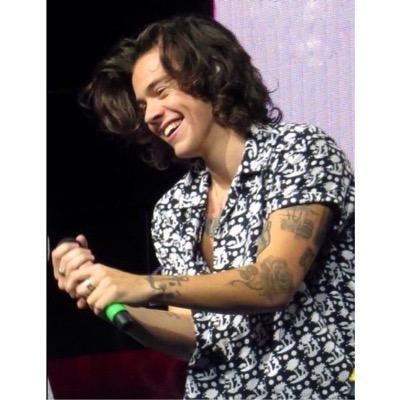 i made this account for help to have a chat dm with one direction