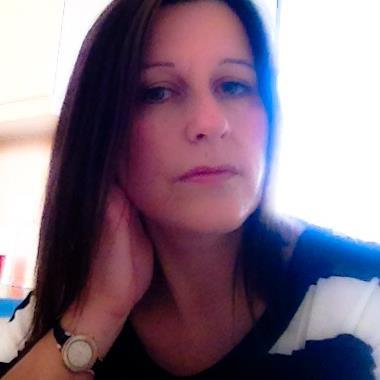Author of historical romance novels, lover of history, game of thrones, pinterest addict and believer in the power of positive thoughts.
http://t.co/MHC7eC4rCb