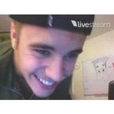 FOLLOW @jdrewsmjle BC SHE GIVES YOU THIS FREE FOLLOW