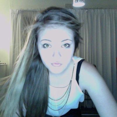 i follow back :) snapchat: iiiillllkkkkeee instagram: iiiillllkkkkeeee x