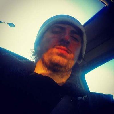 Гробља су пуна незаменљивих људи.

Зато живи, ал' сасвим!

И упамти: нема граница,
већ само тренутних граница!